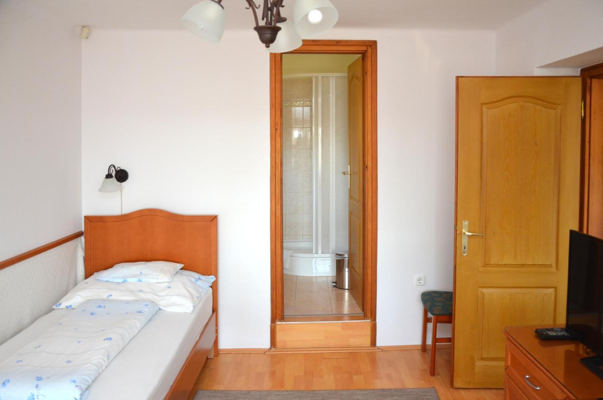 Panorama Apartmanhaz Sarvar Exterior photo