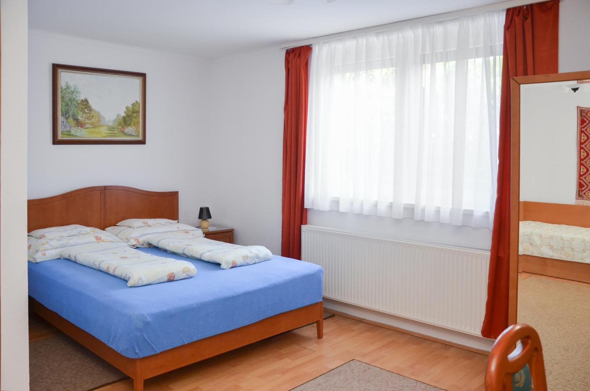 Panorama Apartmanhaz Sarvar Exterior photo